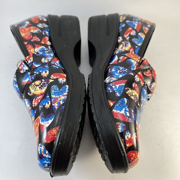Easy Works By Easy Street Laurie 7.5 Clogs Tie Dye Hearts Slip Resistant NWOT - Picture 5 of 6